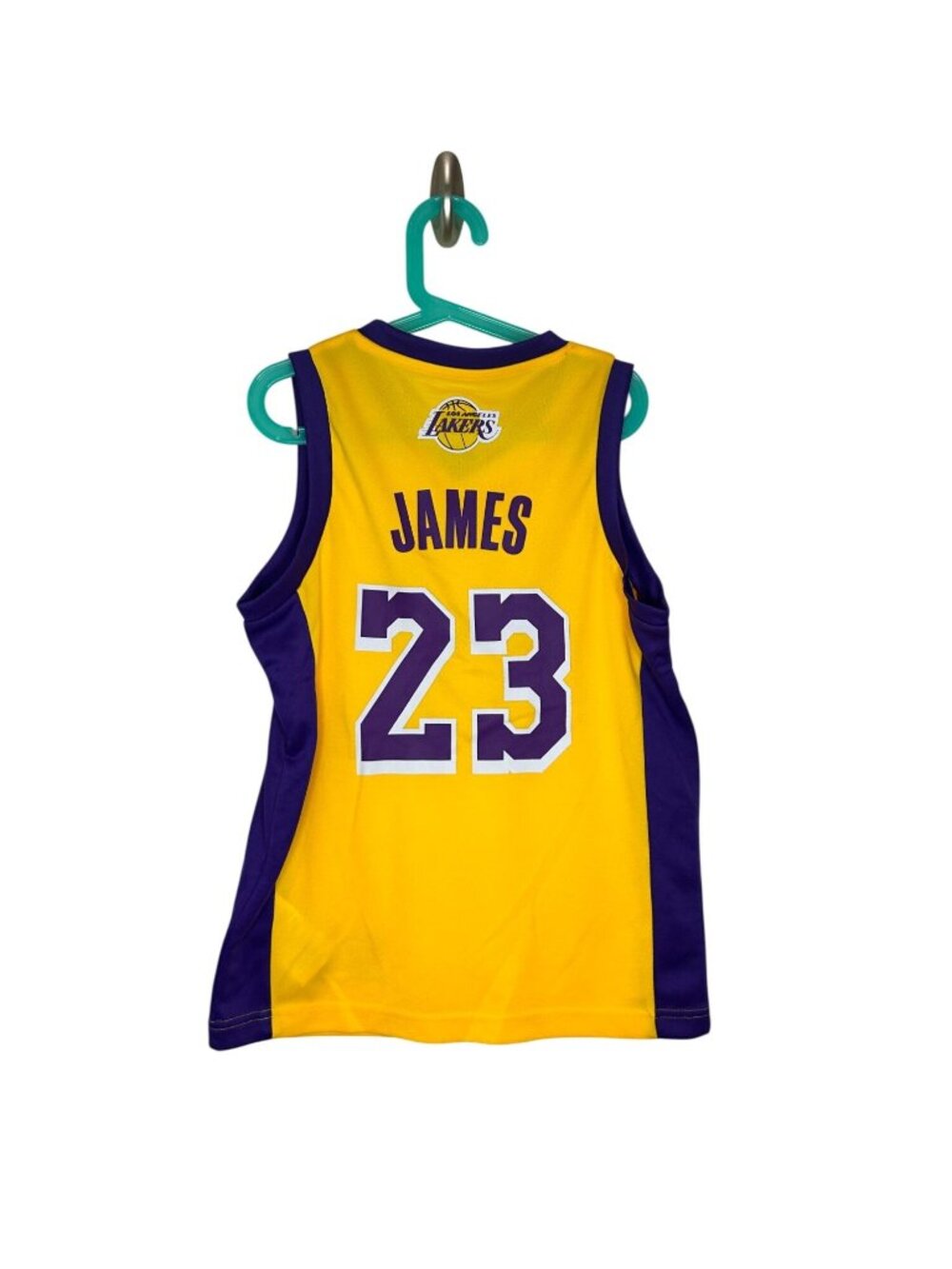 NWT NBA Los Angeles Lakers Youth Medium LeBron James Jersey MSRP $39.99 - Picture 2 of 4